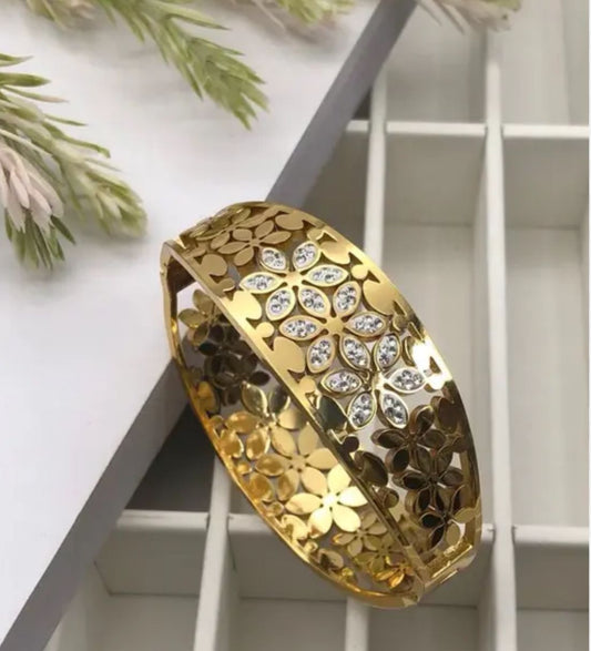 Luxury Floral Cut-Out Bangle with Crystal Accents – Golden Statement Kada