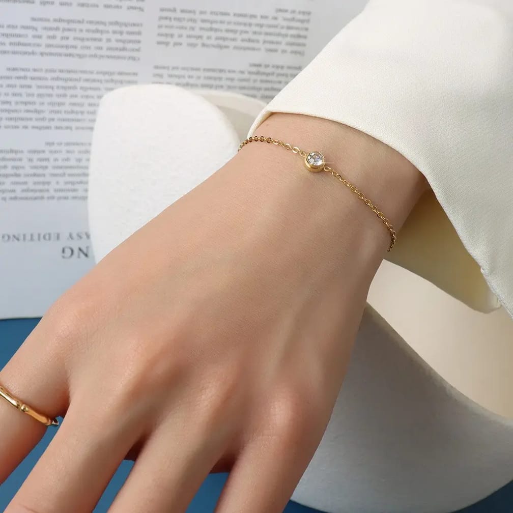 Elegant Single Stone Artificial Bracelet - Adjustable Thin Chain Jewelry for Women