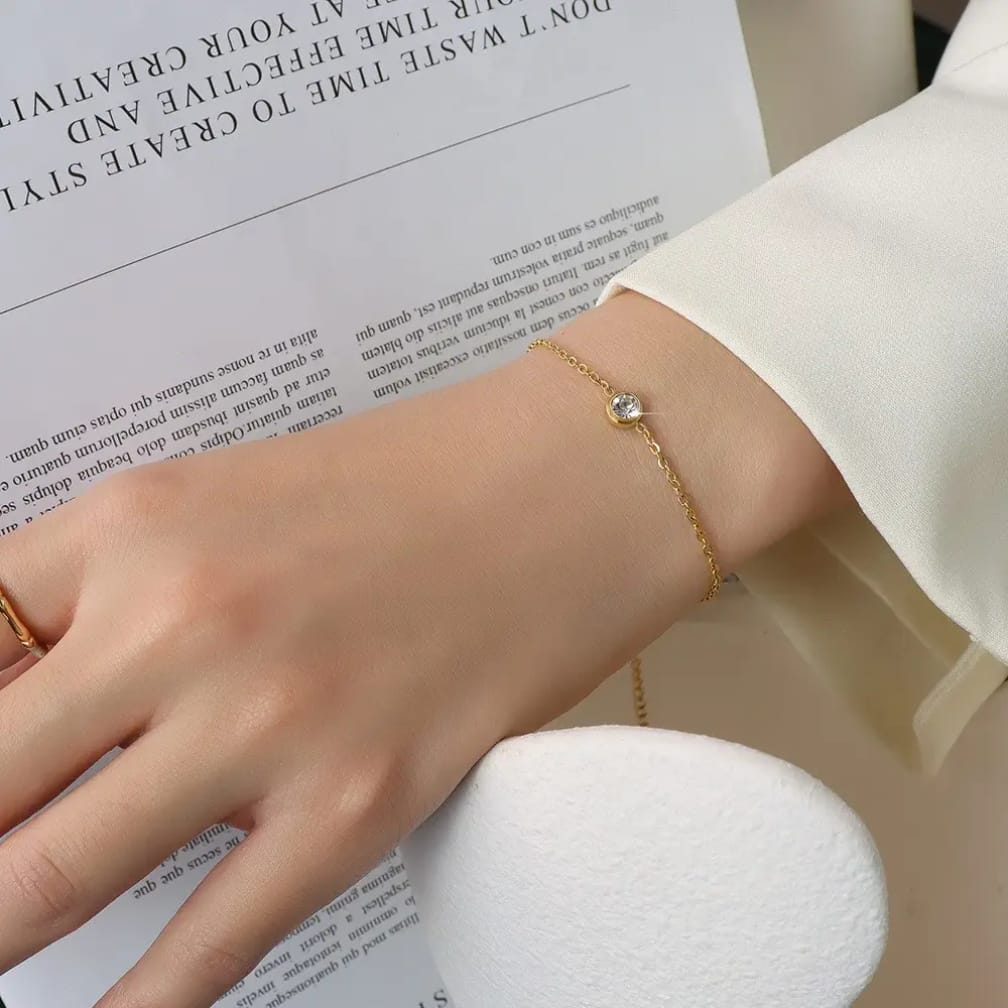 Elegant Single Stone Artificial Bracelet - Adjustable Thin Chain Jewelry for Women